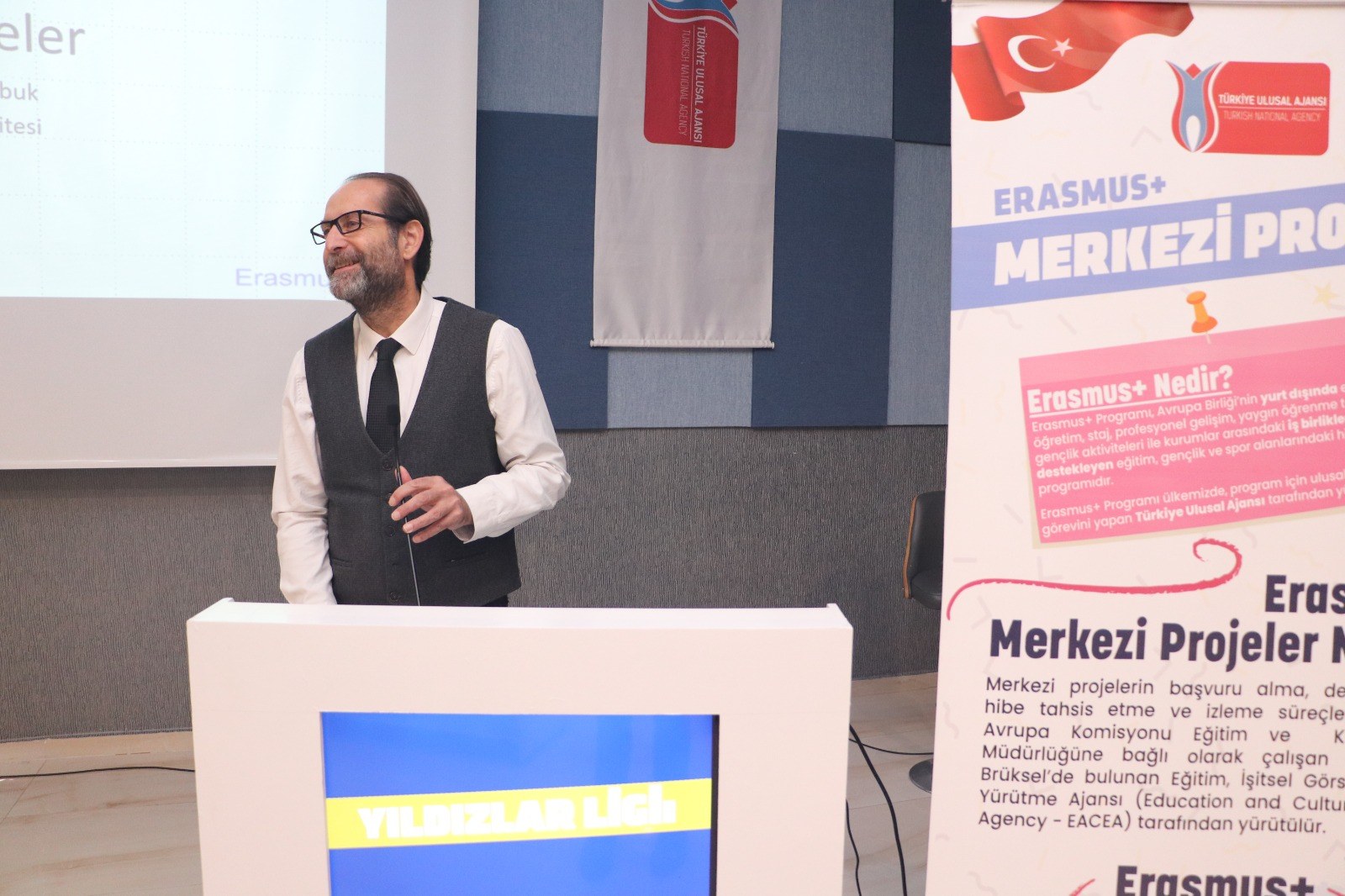 Alper Çabuk · Erasmus+ etkinliğinde